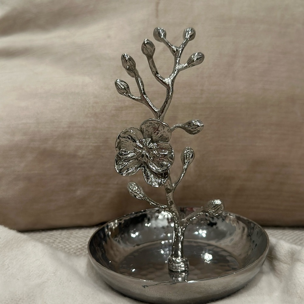 Michael Aram White Orchid ring catcher